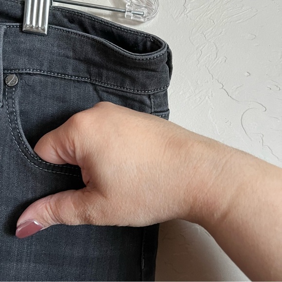 Liverpool Faded Black The High Ankle Skinny denim Jeans - Picture 4 of 12